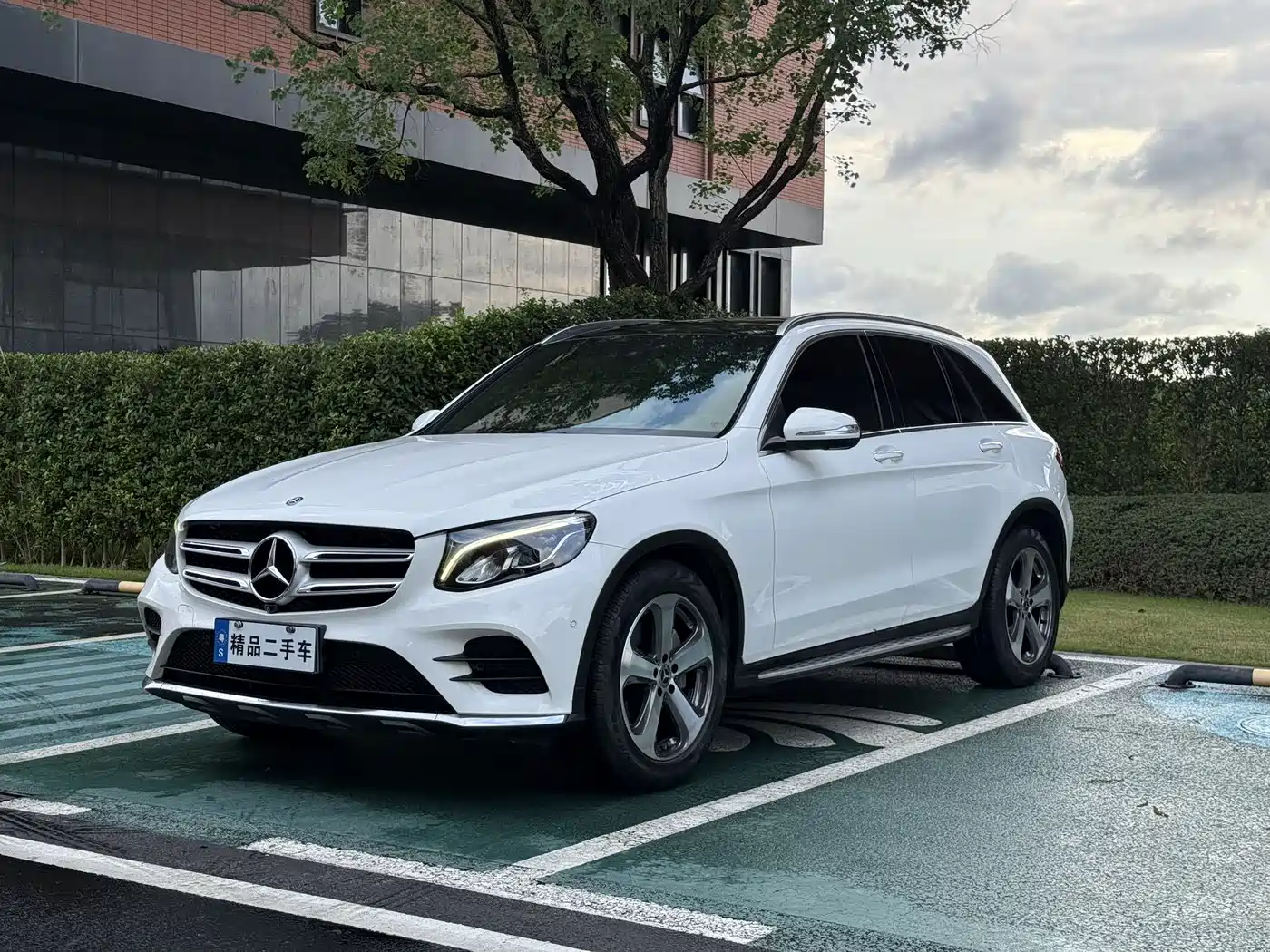 Mercedes-Benz GLC 2017 GLC 260 4MATIC Luxury