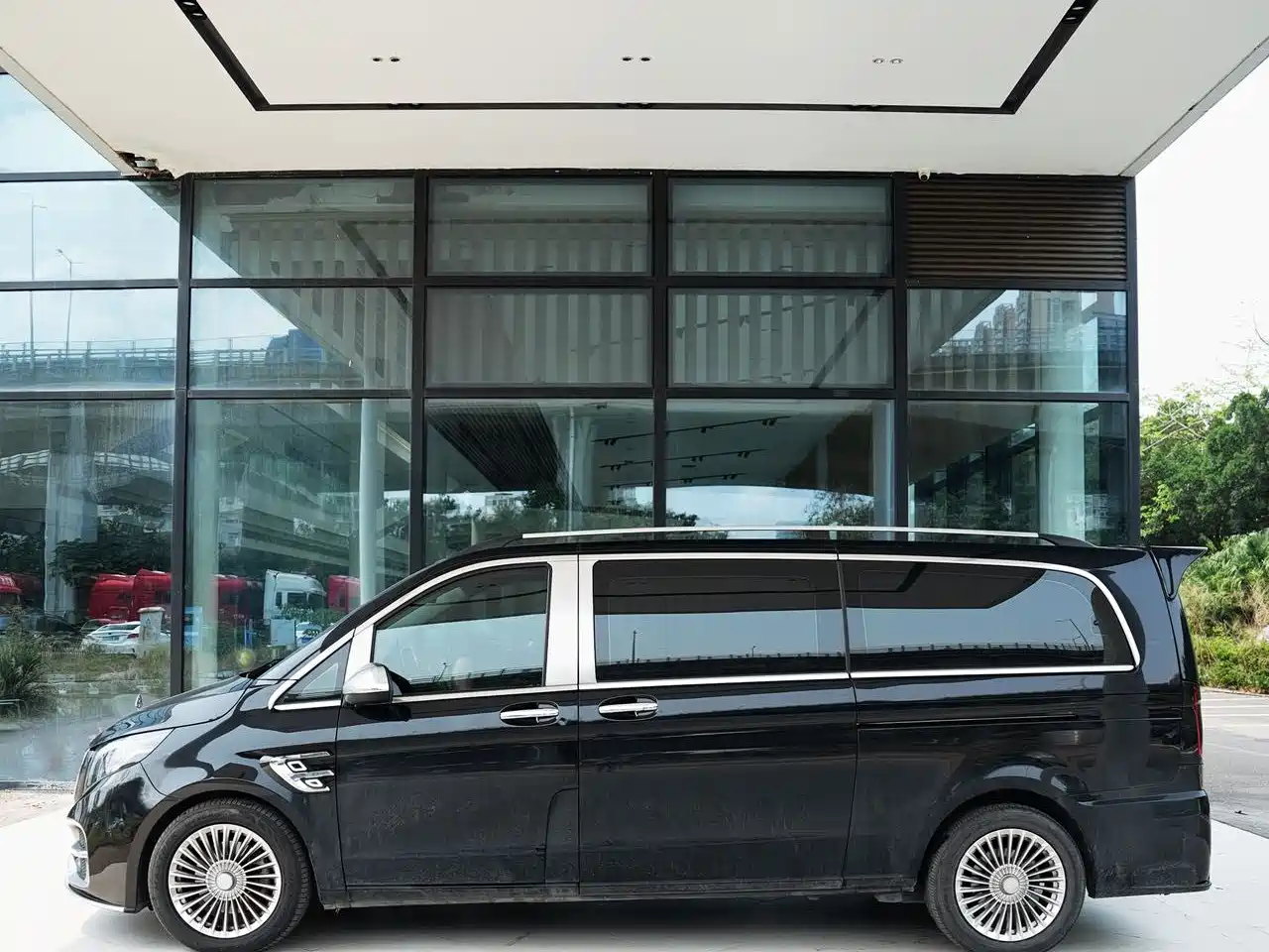 Mercedes-Benz Vito 2021 2.0T Business Edition 7-seater фото 3
