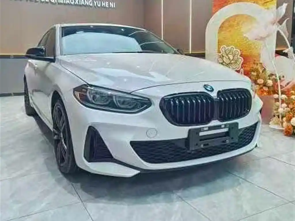 BMW 1 Series 2021 120i M Sport фото 3