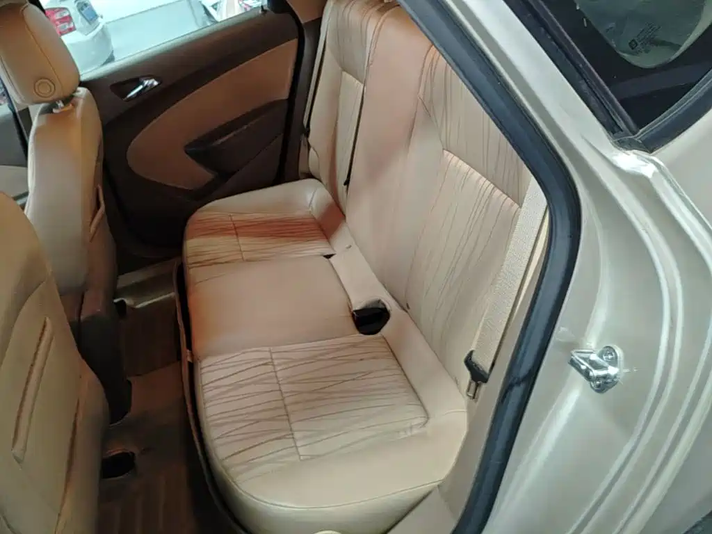Фото 17 - Buick Excelle
