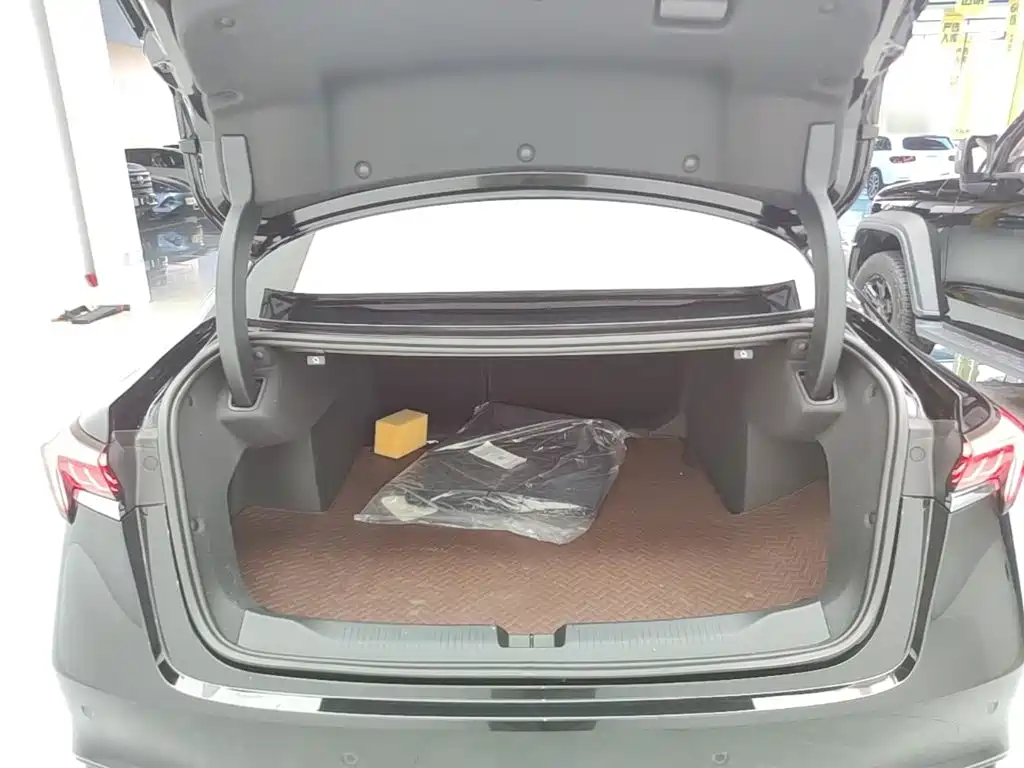 Buick LaCrosse 2025 2025 Model 28T Platinum Edition