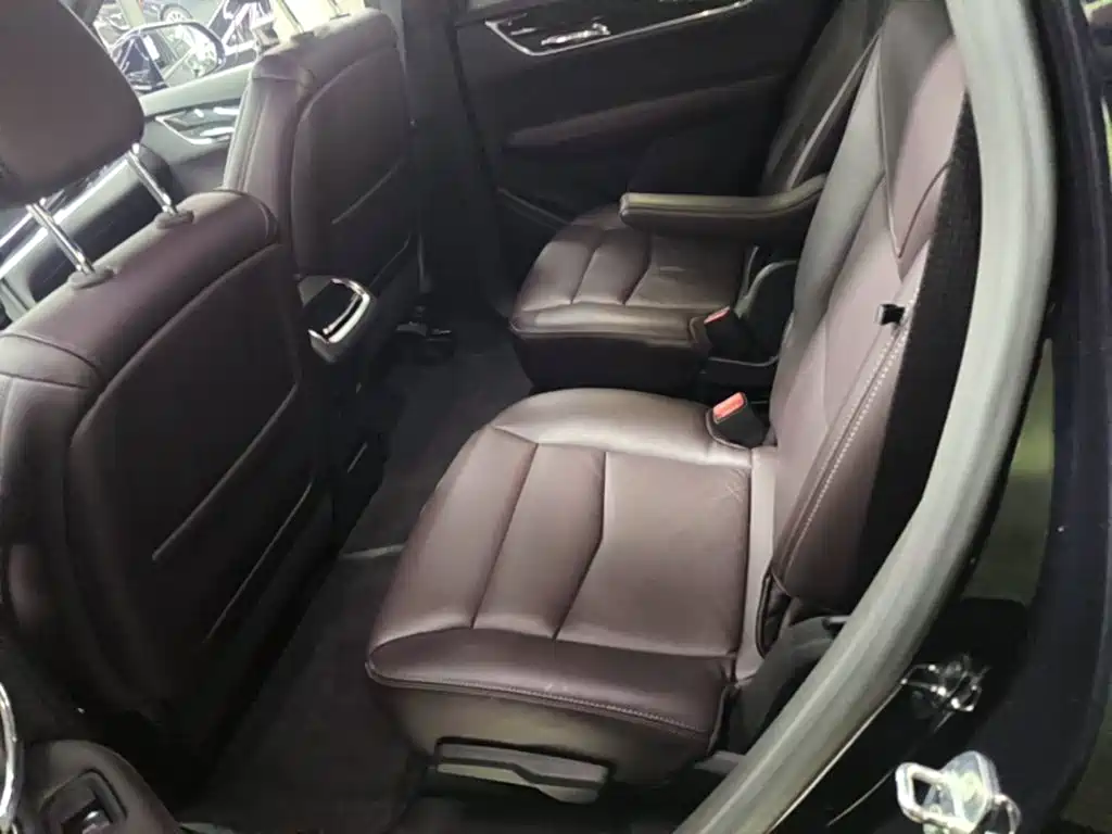 Photo 17 - Cadillac XT6