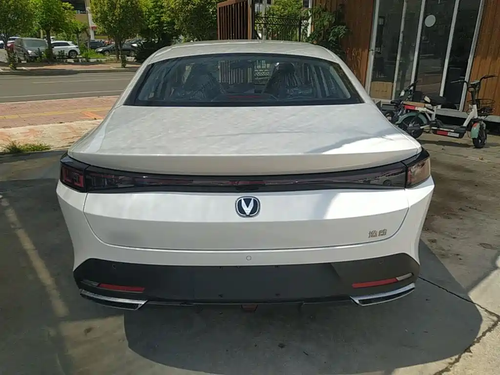Changan Eado 2026 2025 Blue Whale 1.5T 500Bar Premium