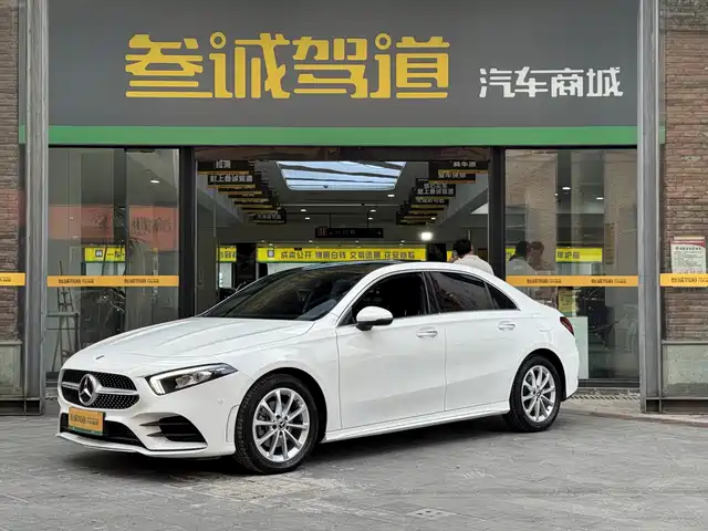 Mercedes-Benz A A 200 L, Спорт-седан Стиль