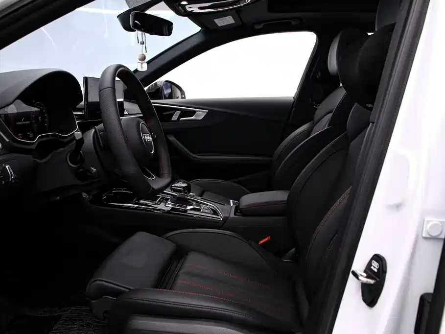Audi A4L 2025 2025 2 Million Celebration Edition 40 TFSI Luxury Dynamic