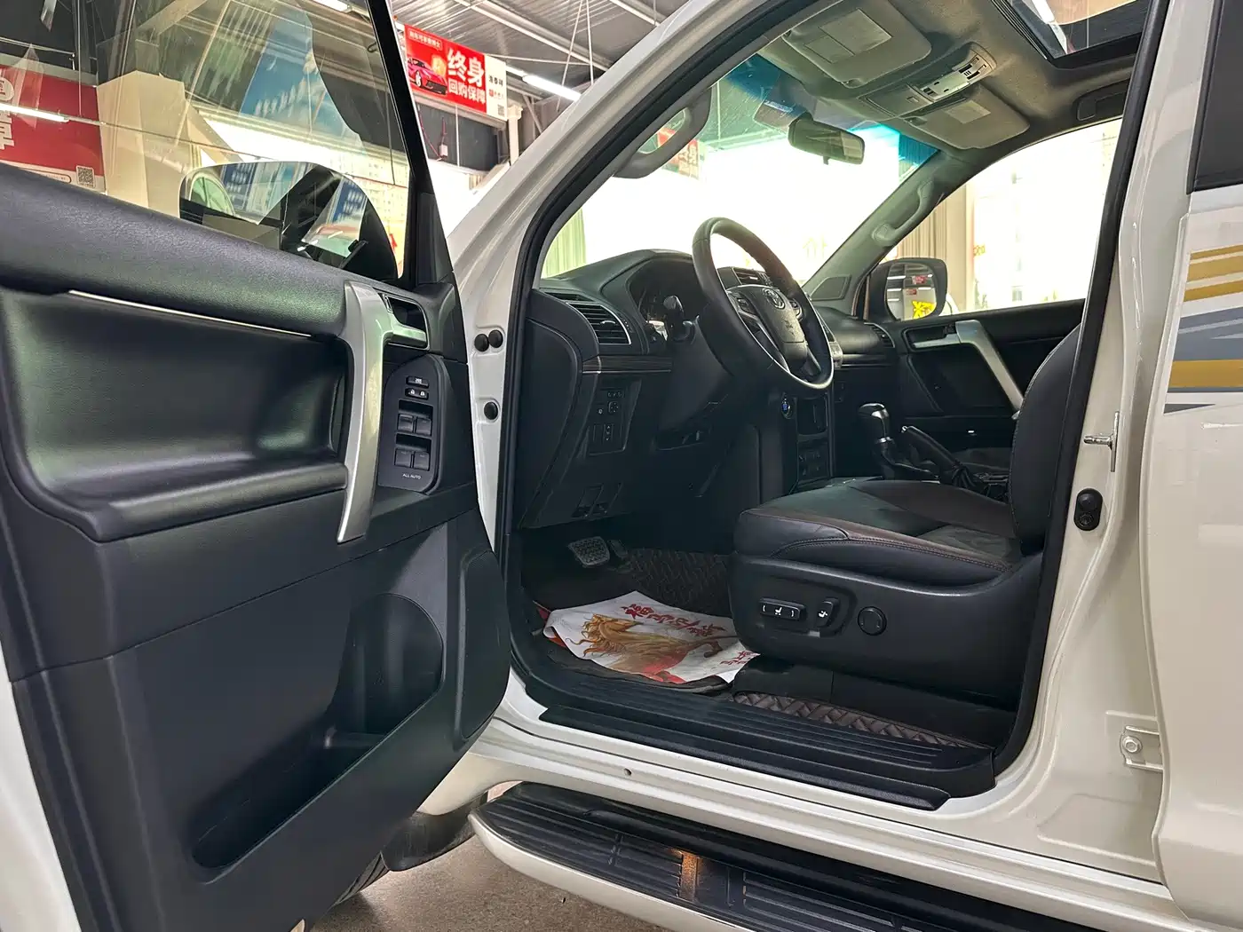 Toyota Prado 2020 2019 3.5L Automatic TX-L Zunxiang Edition with Rear-mounted Spare Tire