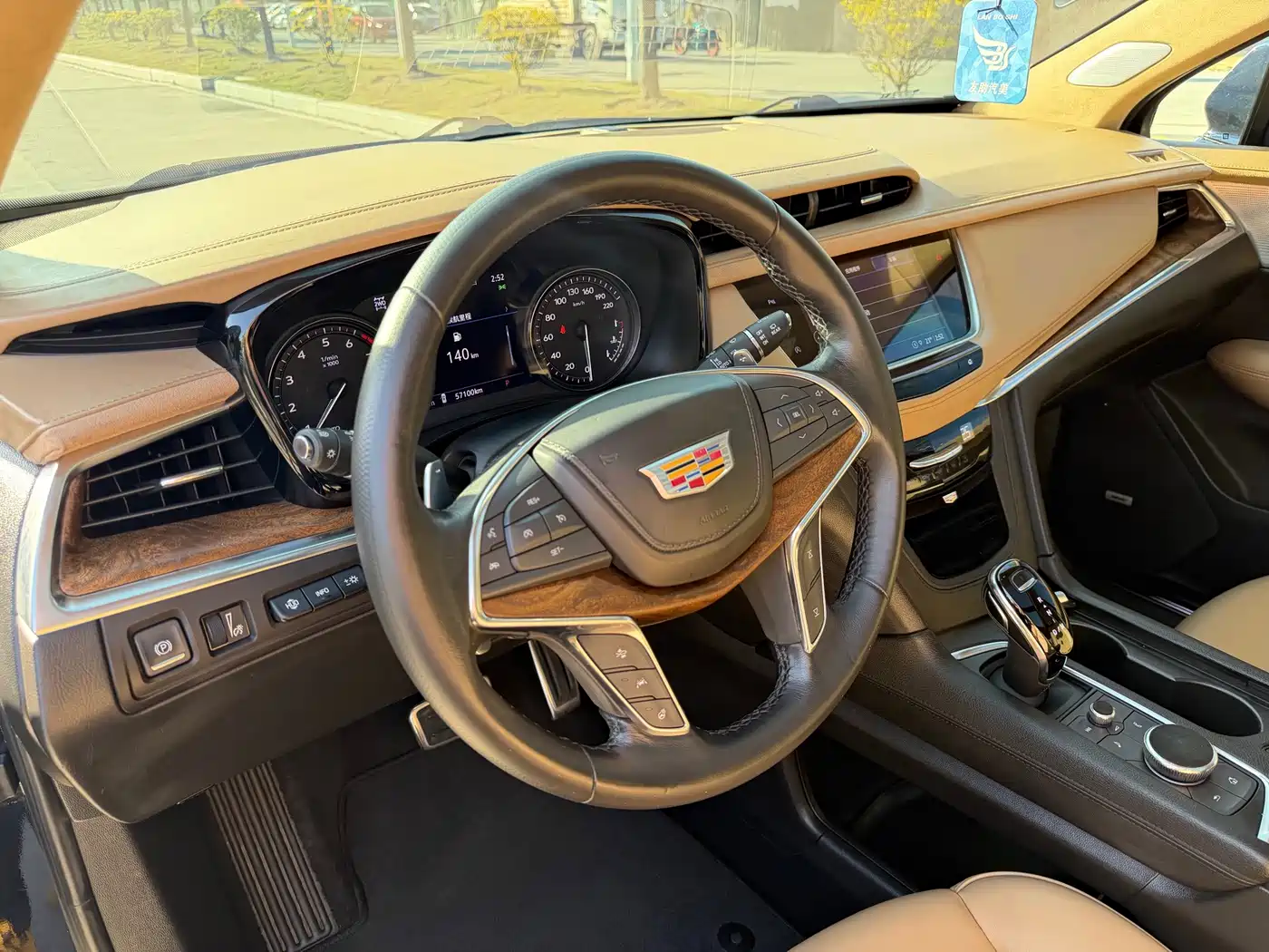Фото 9 - Cadillac XT5