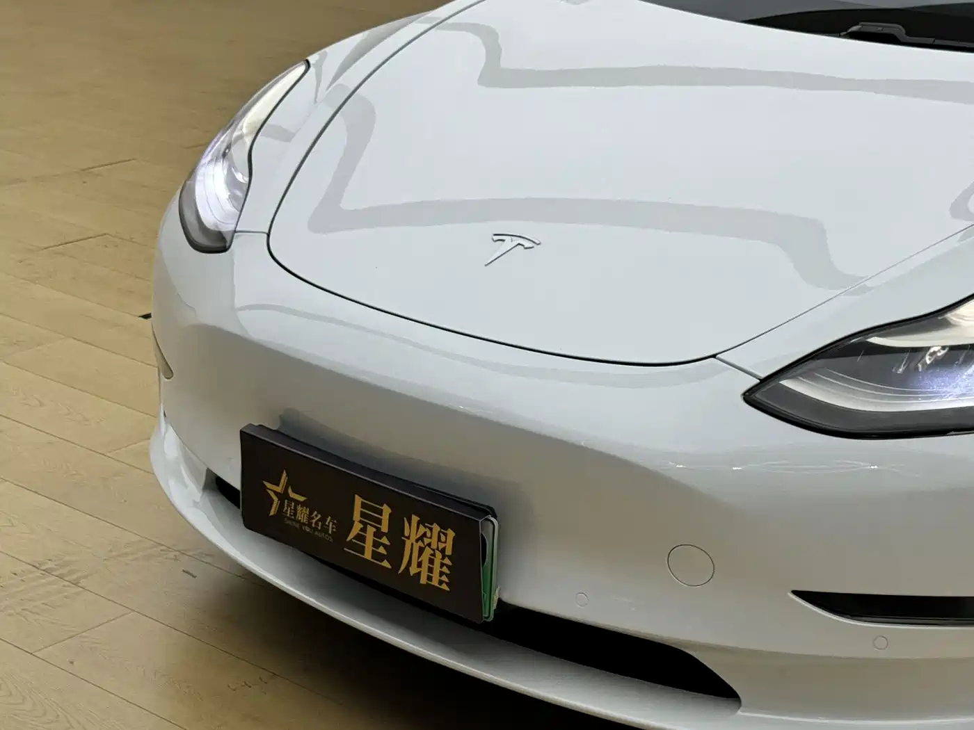 Tesla Model 3 (Import) 2019 2019 Long Range RWD Version