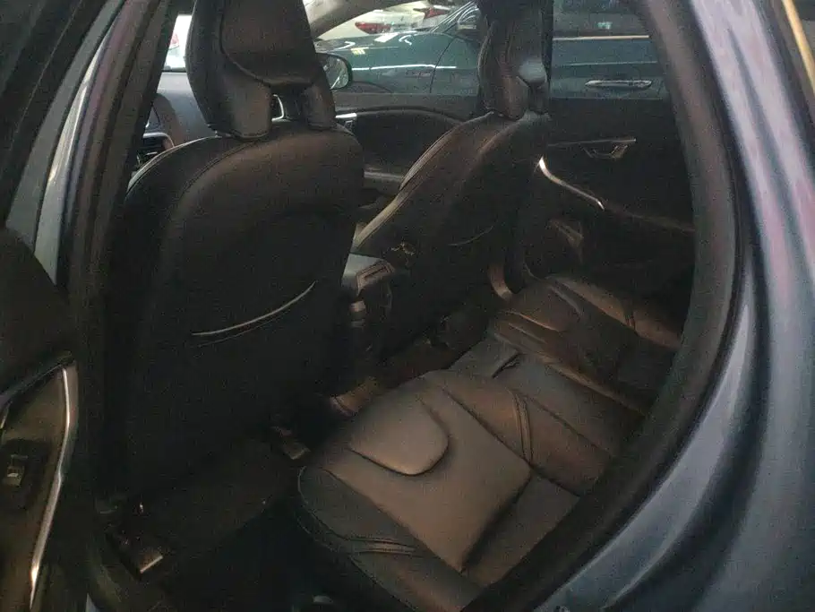 Volvo V40 2018 2018 T3 Momentum Edition