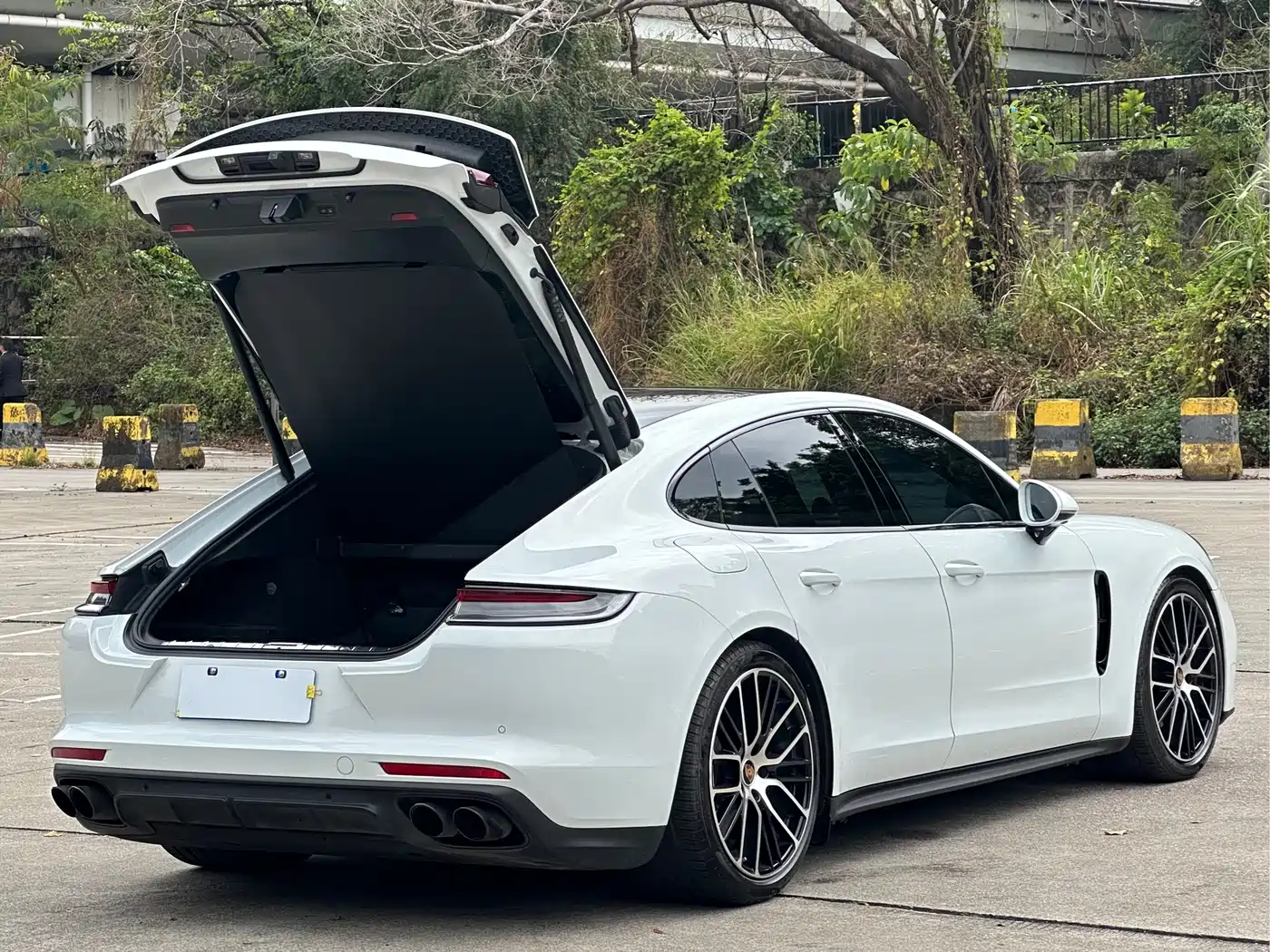 PORSCHE PANAMERA
