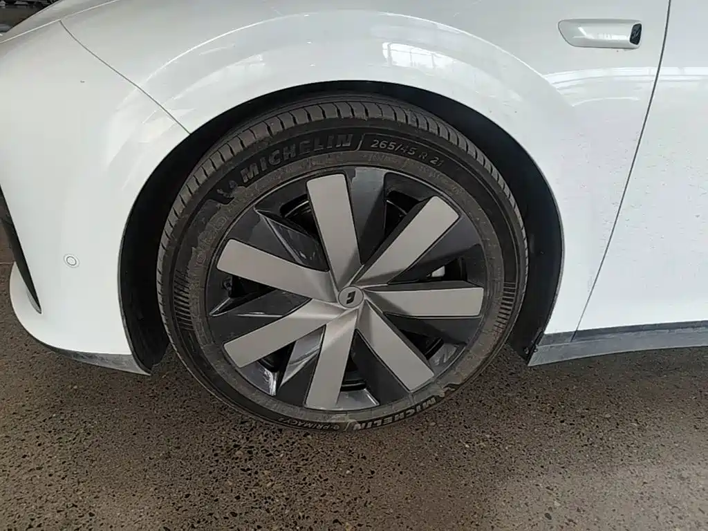 Li Auto i6 2025 2025 4WD Base Model