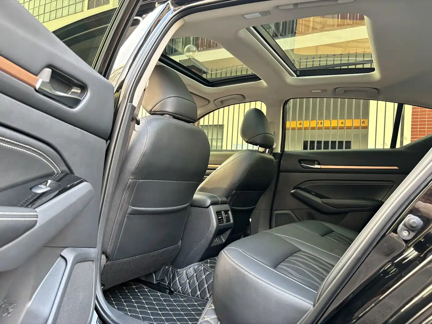 Nissan Teana 2024 2024 2.0L SV Black Gold Edition