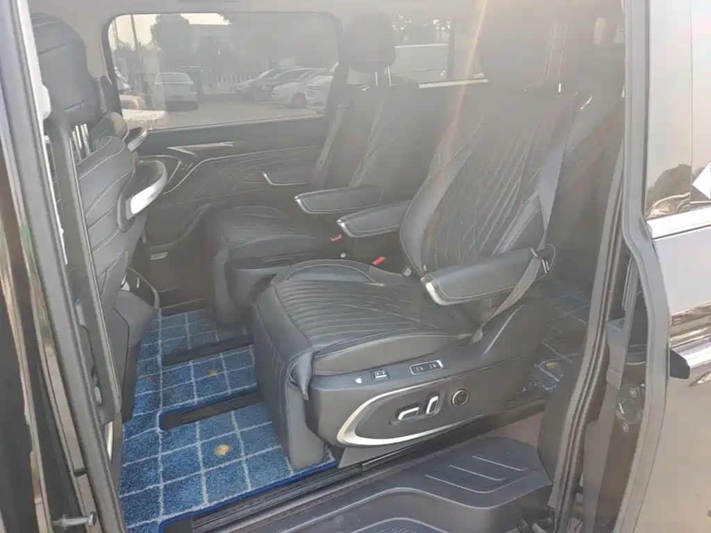 Maxus Maxus G90 2023 2023 2.0T Galaxy 7-seater