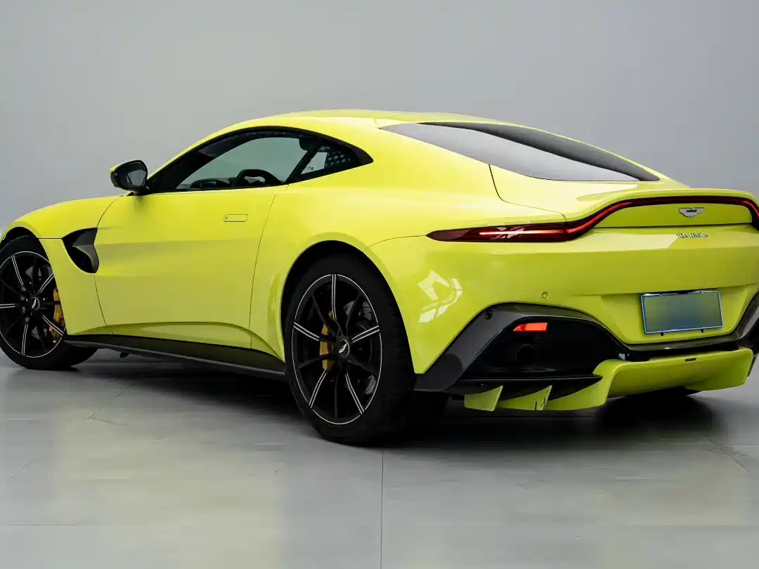 Aston Martin V8 Vantage 2018 2018 4.0T V8 Coupe