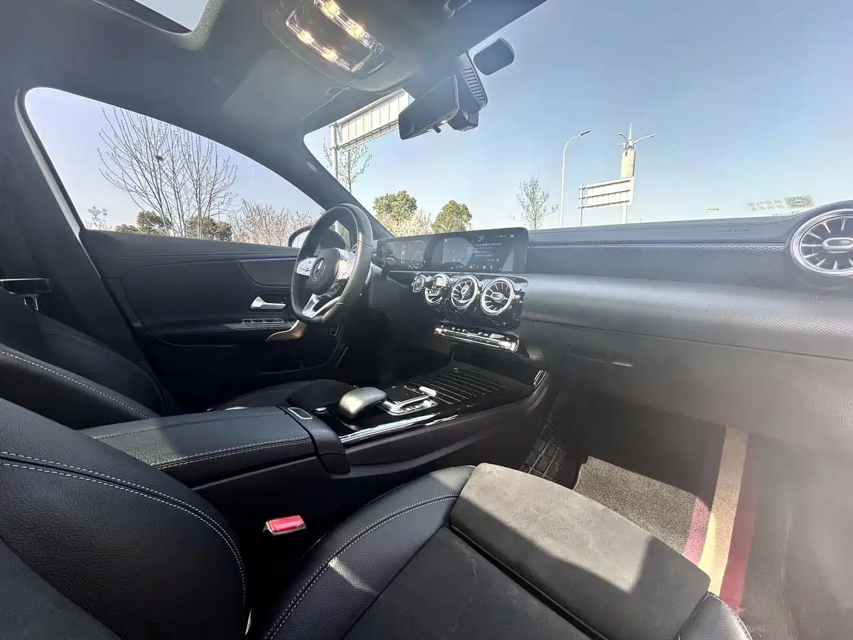 Mercedes-Benz A-Class 2021 A 200 L Sport Sedan Dynamic Type фото 11