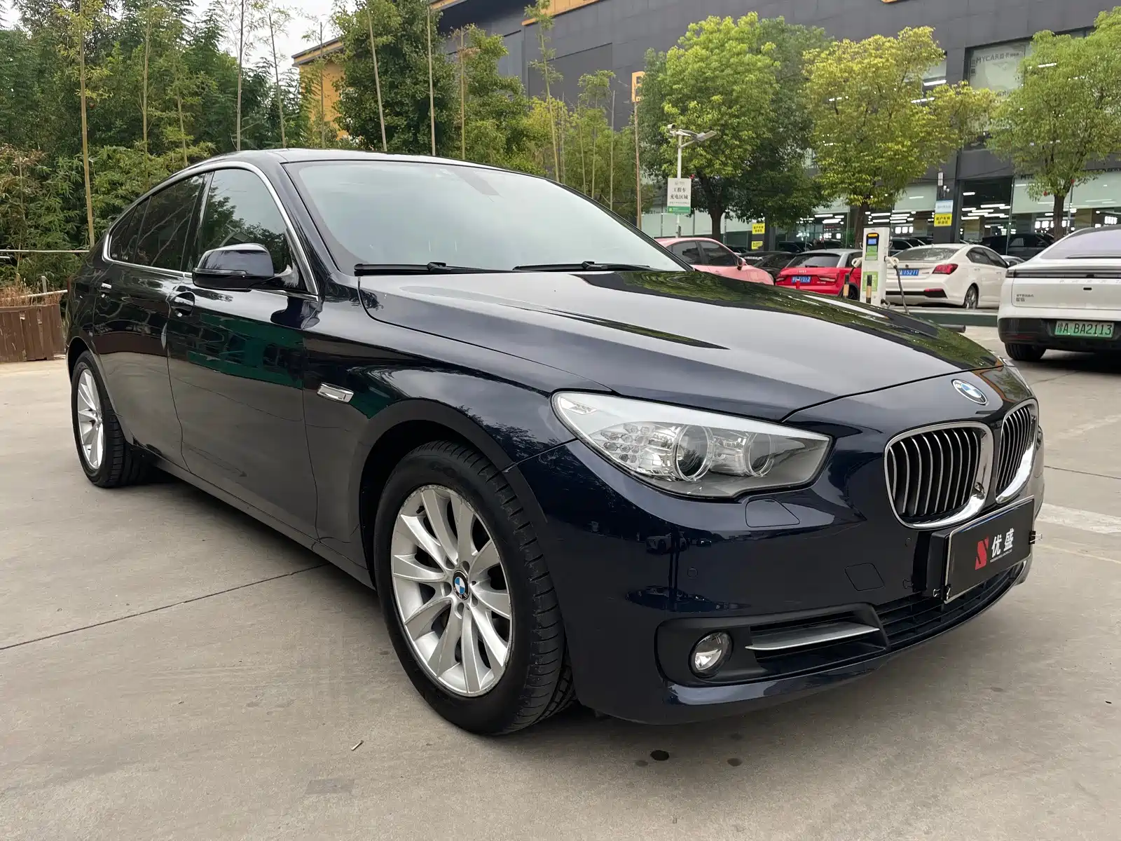 Photo 3 - BMW 5 Series GT