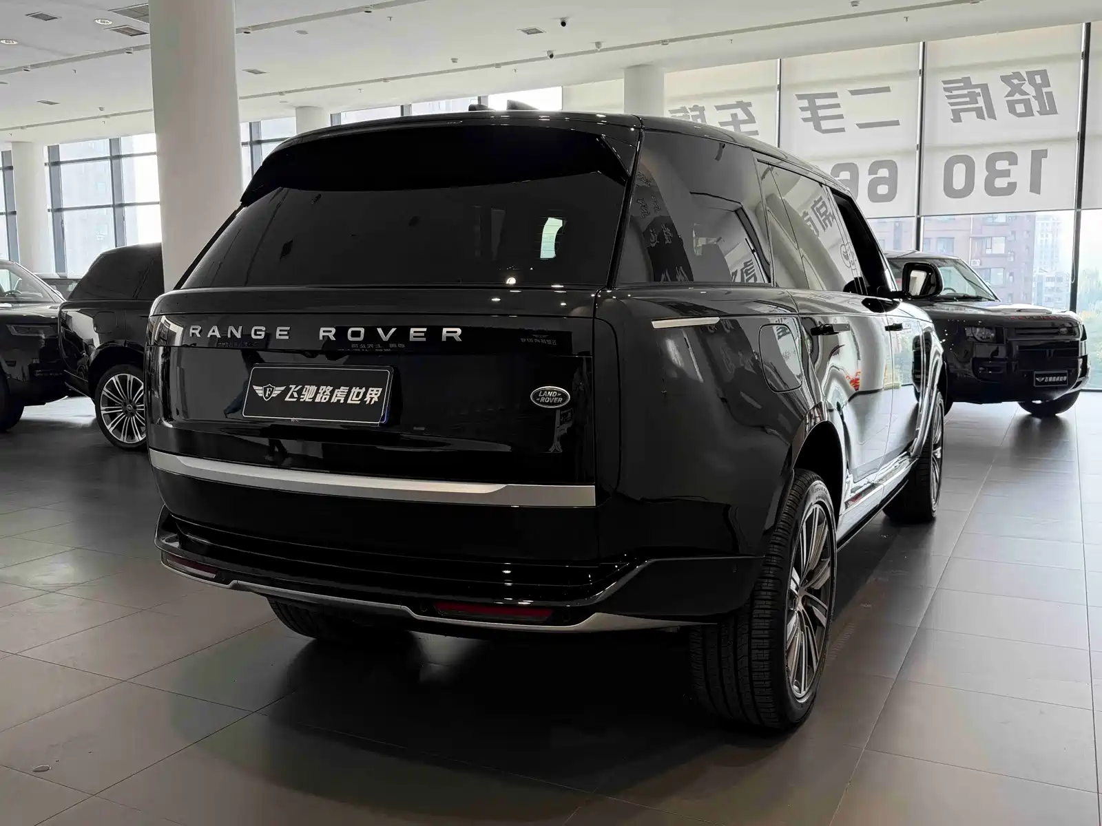 Фото 25 - Land Rover Range Rover