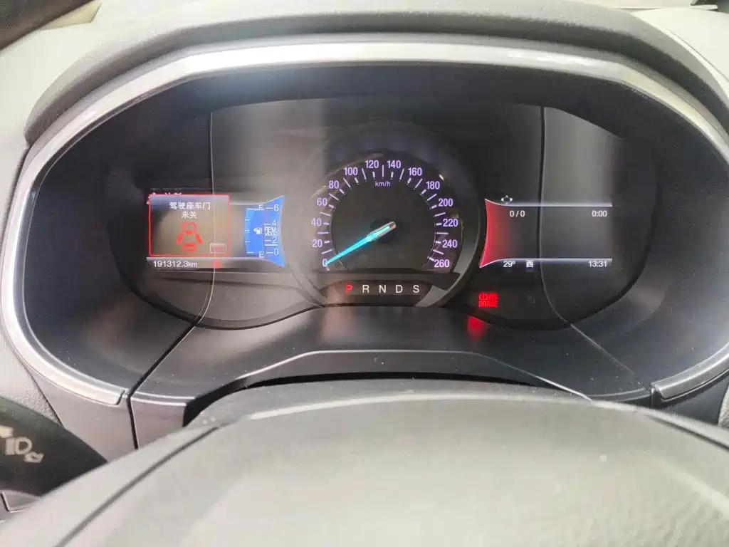 Фото 4 - Ford Edge