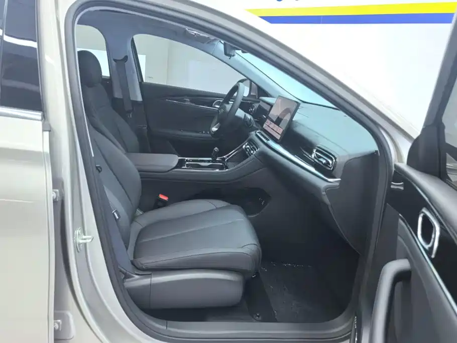 Geely Emgrand 2026 2026 Model Fifth Generation 1.5T Light Chaser Edition