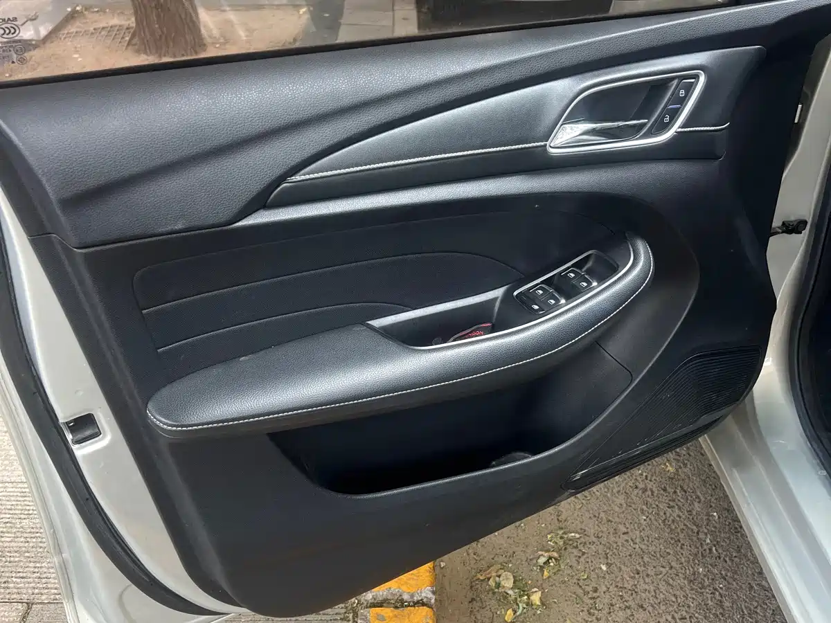 Roewe Ei5 2019 2019 Model Smart Connect Flagship Edition