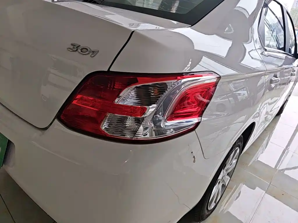 Peugeot 301 2017 2016 1.6L Auto Comfort Edition