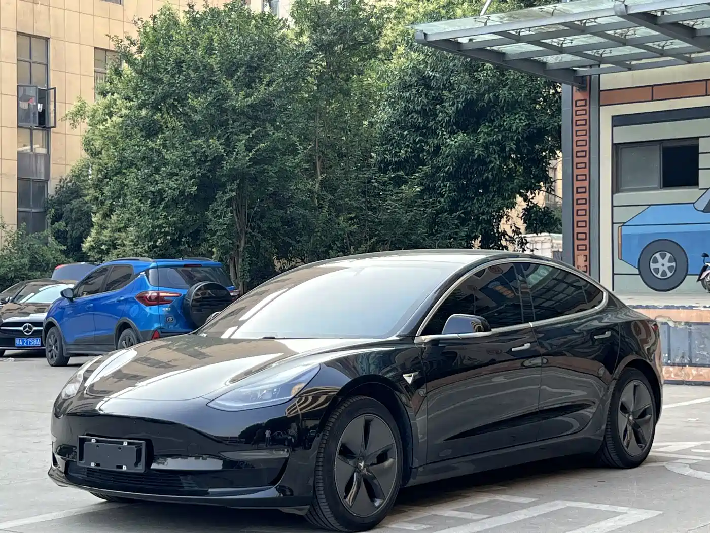 TESLA MODEL 3