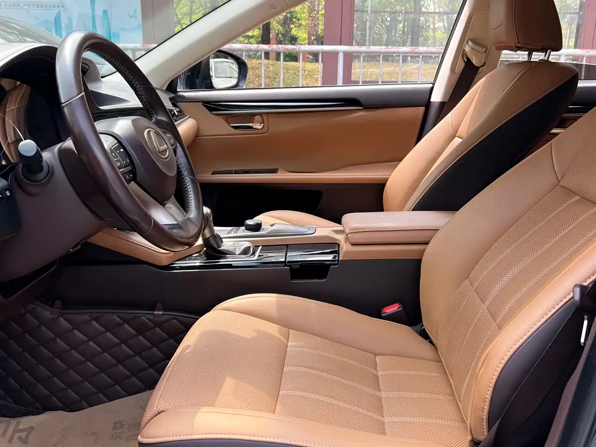 Lexus ES 2015 200 Comfort Edition фото 17