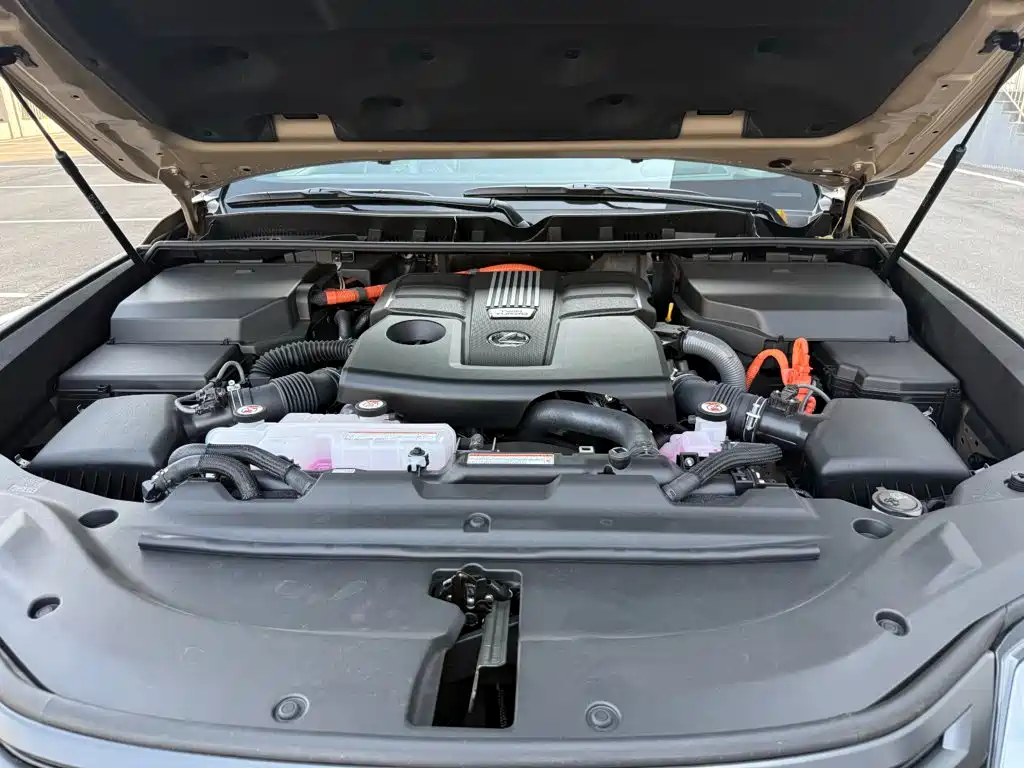 Lexus LX 2026 2025 700h OVERTRAIL Frontier Edition