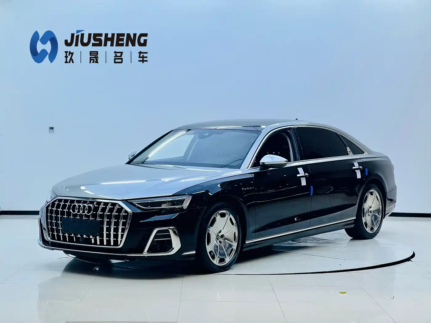 Фото 1 - Audi A8