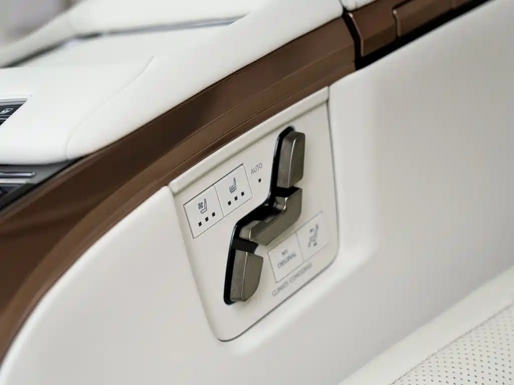 Lexus LM 2026 2025 Model 500h Four-Seater Imperial Edition