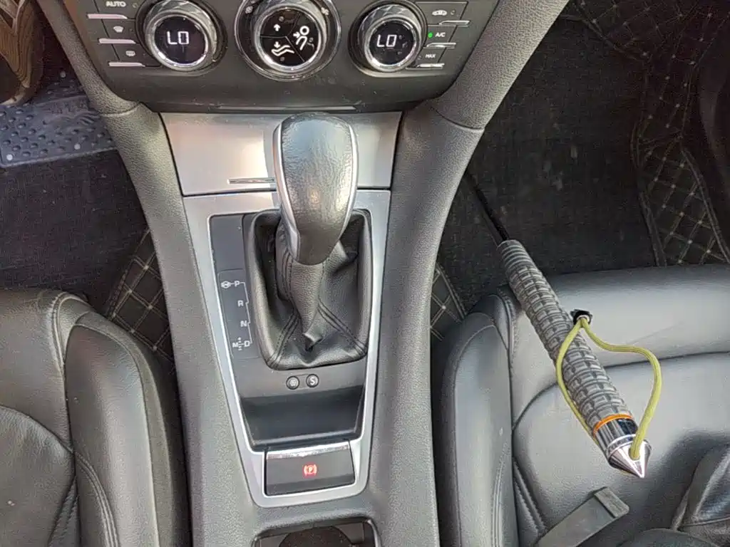 DS 5LS 2015 2014 1.8L Elegance VTi140