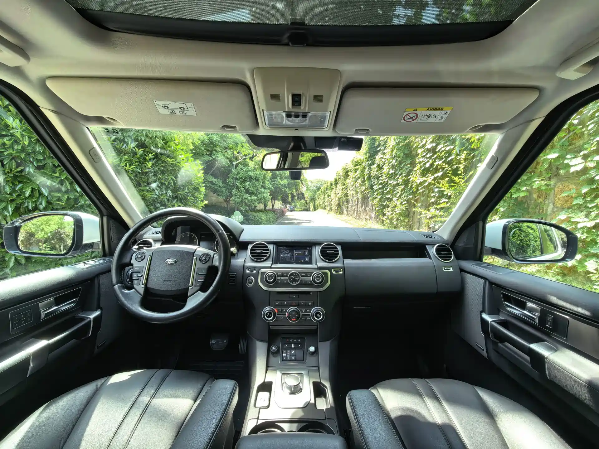 Фото 9 - Land Rover Discovery