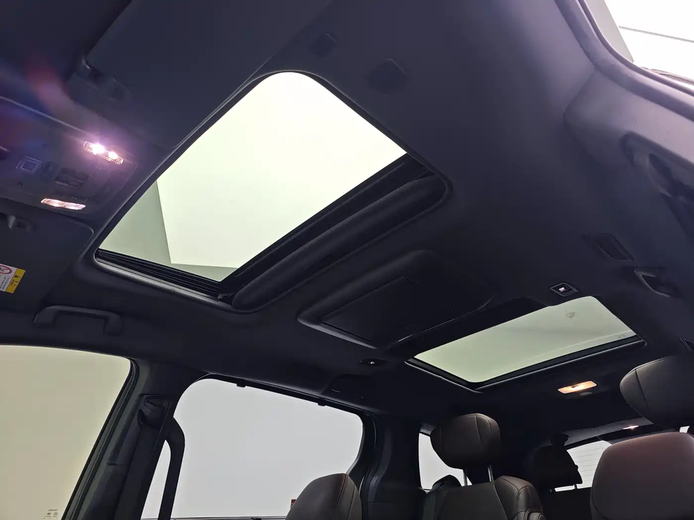 Toyota Sienna 2021 2.5L Hybrid Platinum Edition фото 20