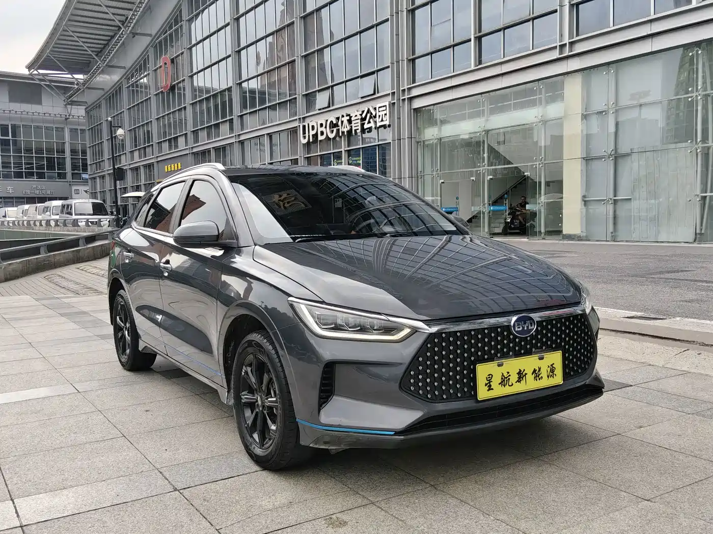 Фото 2 - BYD e2