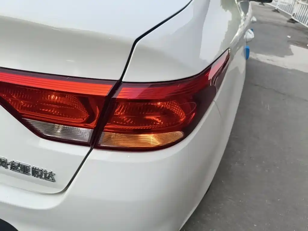 Kia K2 2017 2017 Sedan 1.4L AT GLS