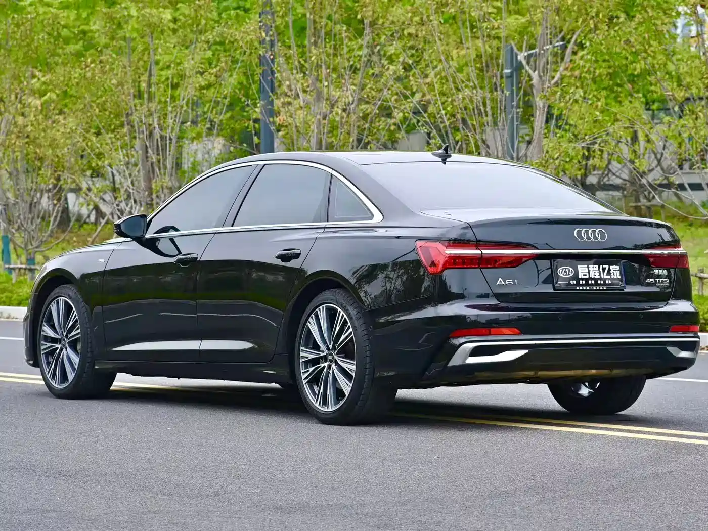Фото 17 - Audi A6L