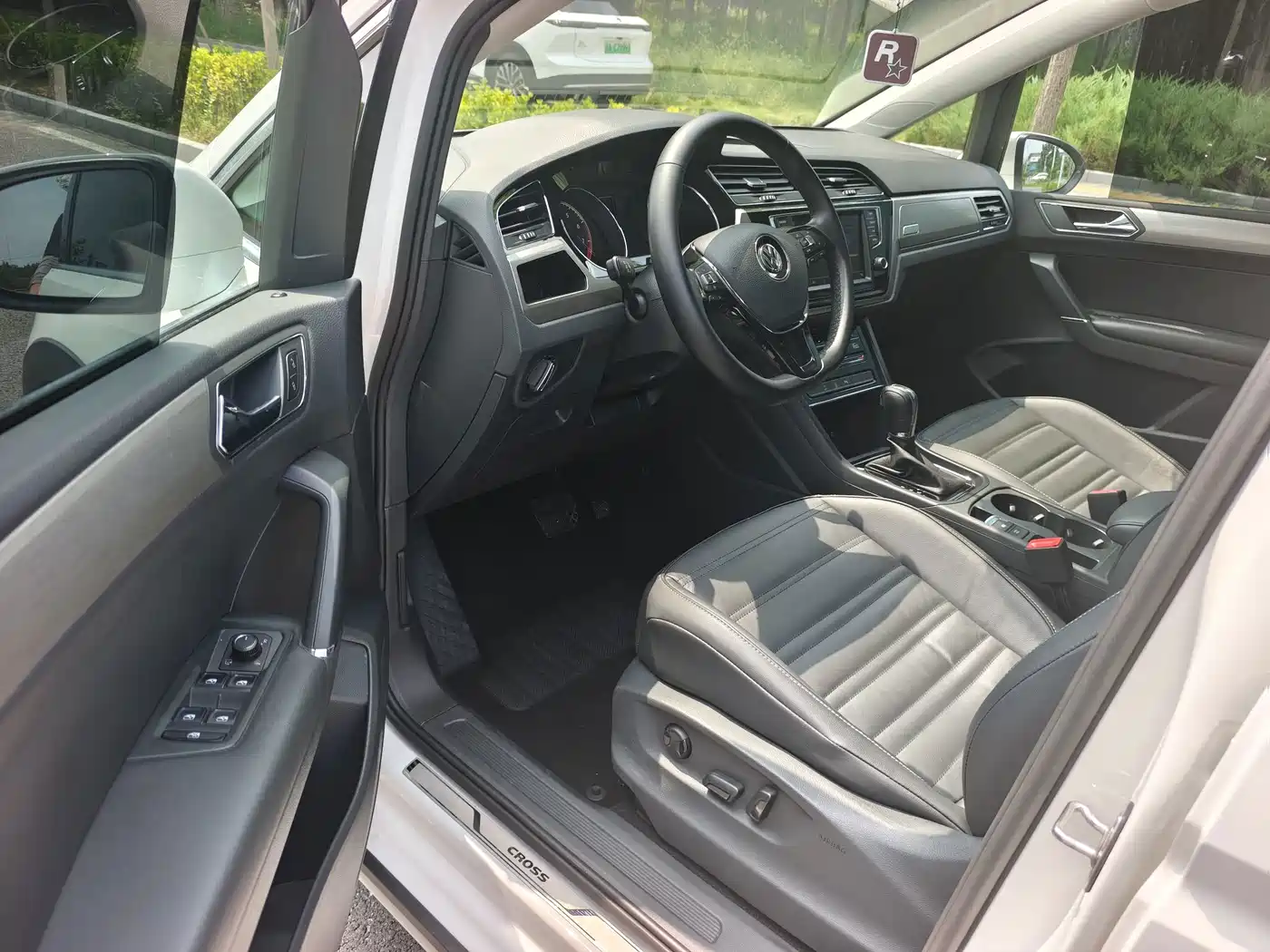 Volkswagen Touran 2021 2021 Touran L 280TSI DSG Cross Edition 7-seater