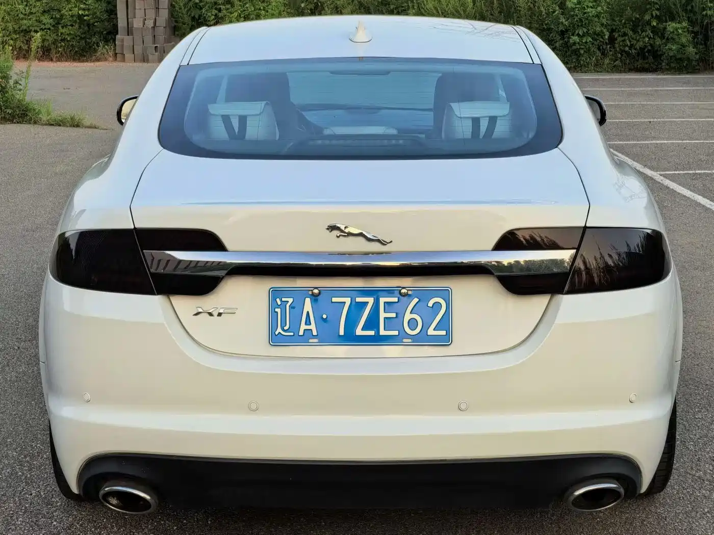 Jaguar XF 2013 2013 XF 2.0T Luxury Edition