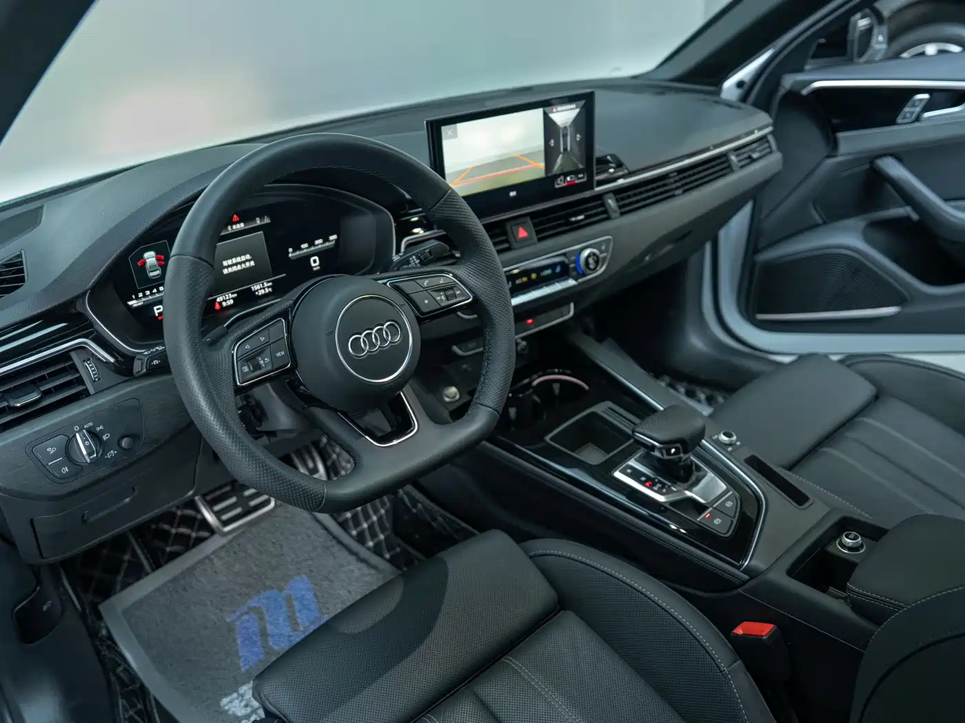 Фото 8 - Audi A4L