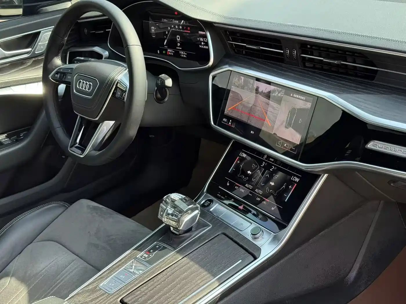 Фото 15 - Audi A6L