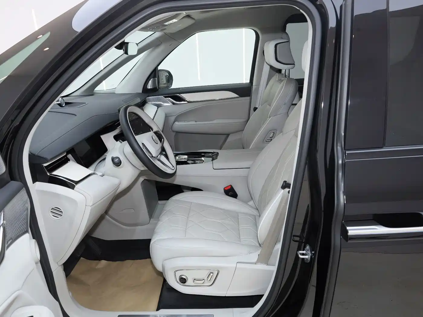Volvo EM90 2024 2025 Ultra Six-Seater