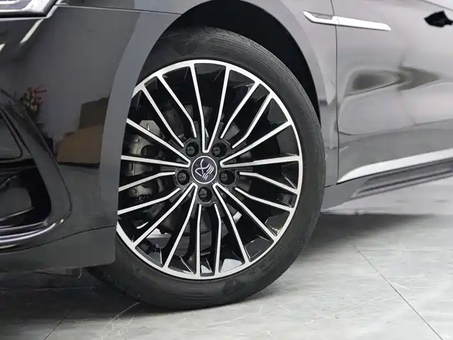 BYD Han 2023 DM-i Champion Edition 121KM Prestige — фото 3