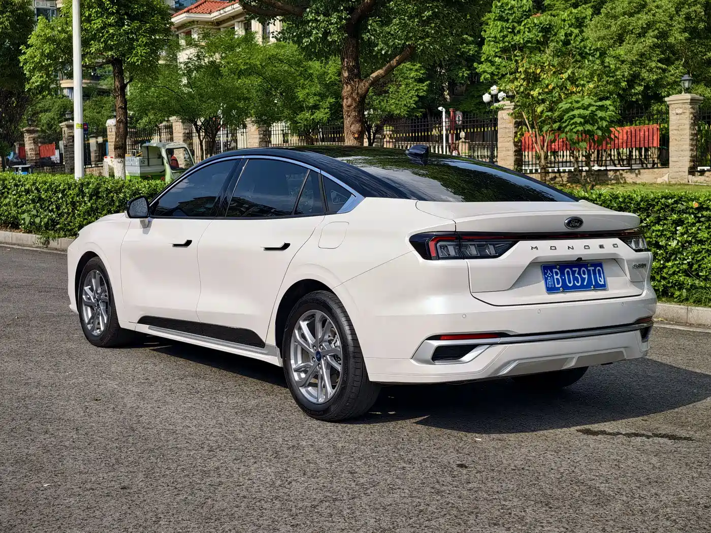 FORD MONDEO