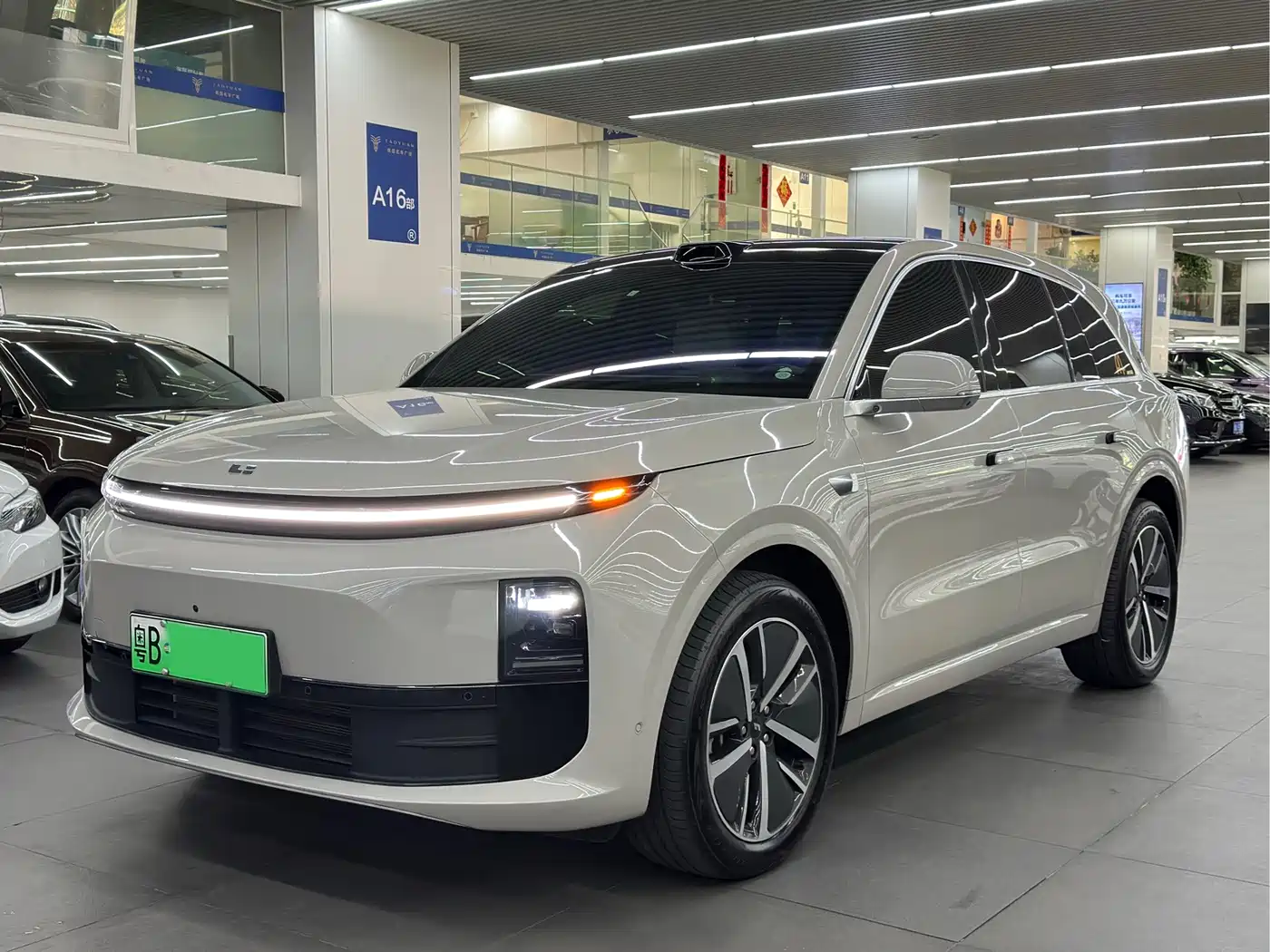 Li Auto L6 2024