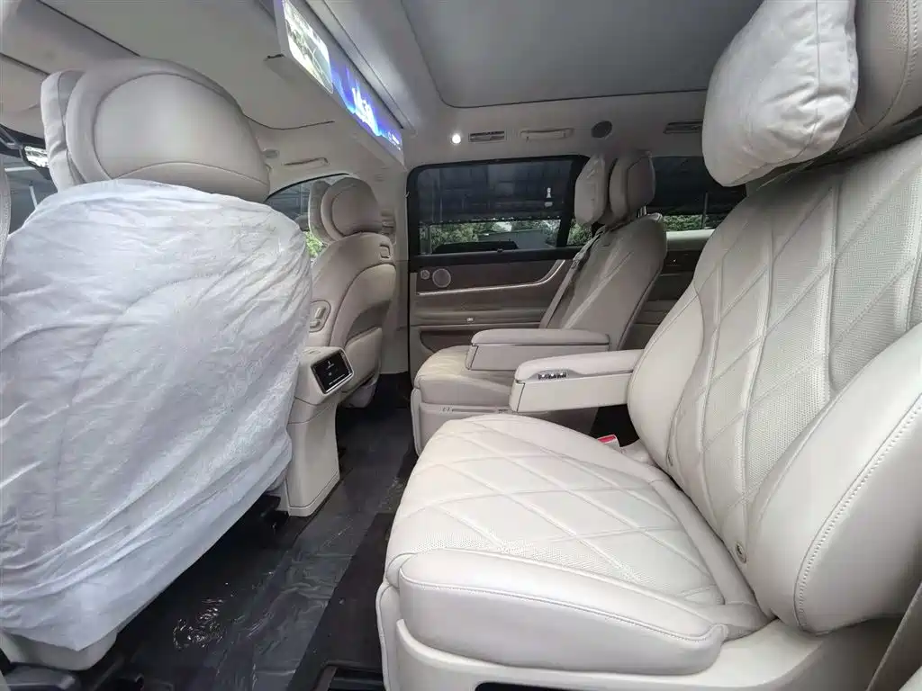 AITO Wenjie AITO M9 2025 Extended Range Ultra 52kWh 6-Seater фото 6