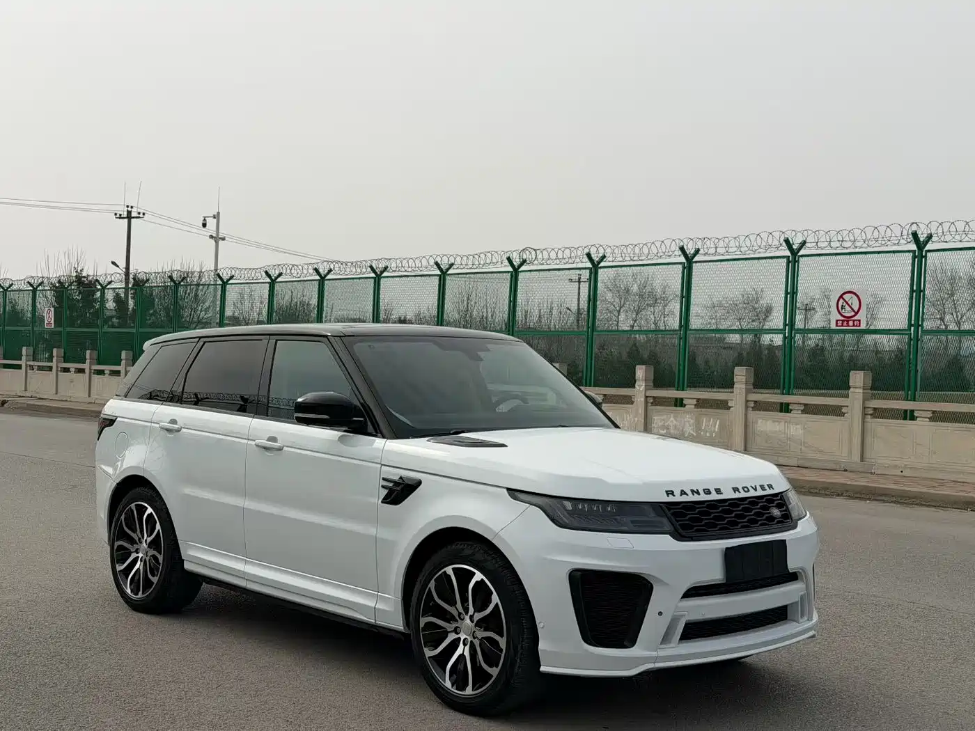 Land Rover Range Rover Sport 2015 3.0 SC V6 HSE фото 3
