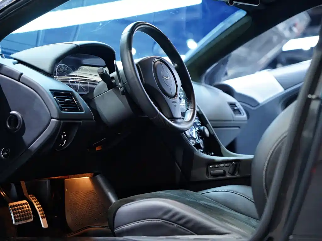Aston Martin DBS 2010 2009 6.0 Touchtronic Coupe