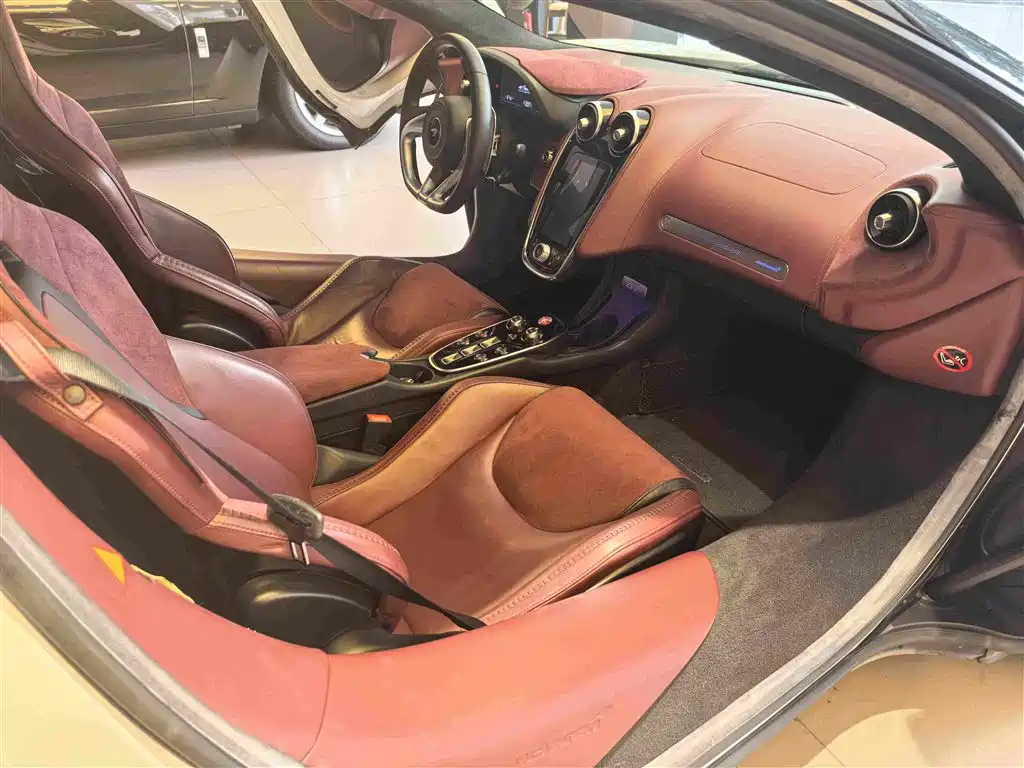 McLaren GT 2023 2023 4.0T Standard Model