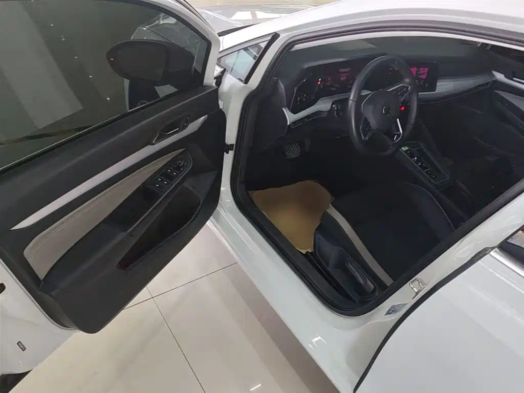 Volkswagen Golf 2021 280TSI DSG Pro фото 16