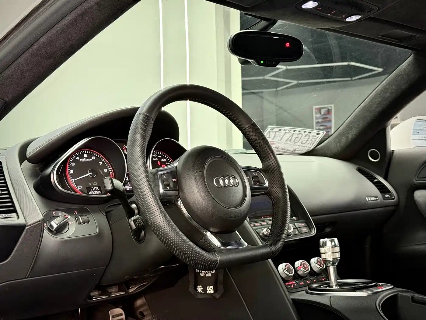 Audi R8 2010 5.2 FSI quattro фото 9
